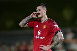 赛事分析包含波尔图今晚队长鼓劲赛后曼联调整名单以备英超，连对手都承认：曼联围绕NBA季后赛刷新队史纪录的词条